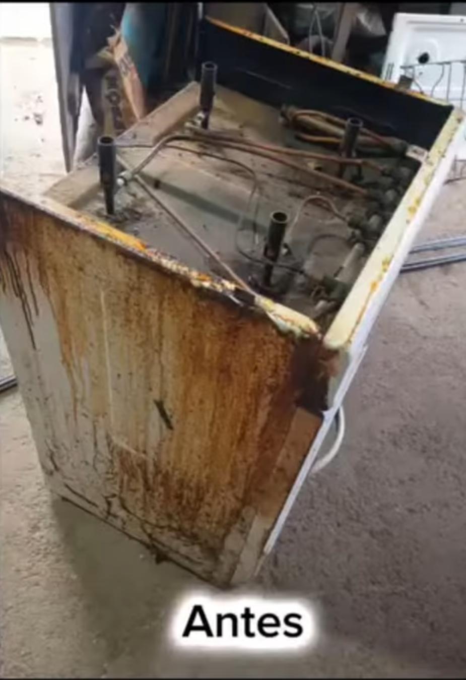 Interior de la cocina antes de su restauración