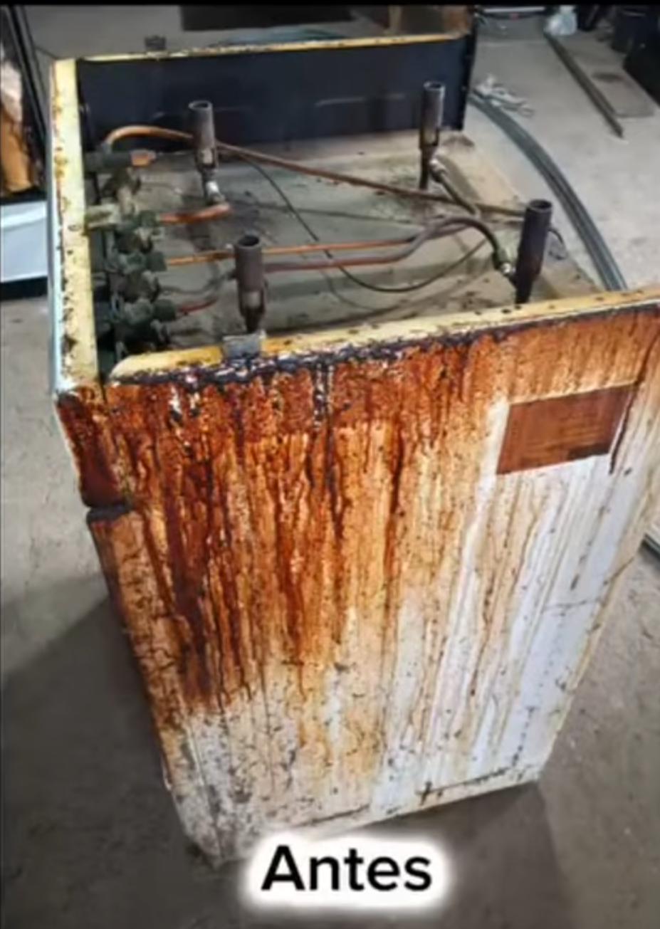 Detalle del deterioro antes de restaurar la cocina
